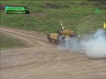 Cú bứt phá như đua F1 của đội xe tăng Việt Nam sau khi kẹt đạn