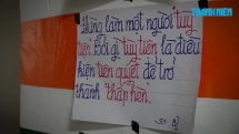 Chú bảo vệ ngày ngày viết lời hay ý đẹp dưới hầm gửi xe