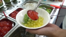Quán chè hạt đác ở Sài Gòn bán gần 1.000 ly mỗi ngày