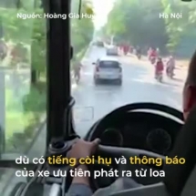 Ô tô cản đường xe cứu hỏa đi chữa cháy ở Hà Nội