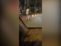 Tài xế ô tô dùng cờ lê đánh thanh niên Grab sau va chạm giao thông