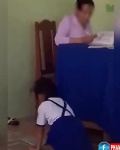 Cô giáo ném vở xuống đất, học sinh lầm lũi lên nhặt
