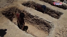 Những đứa trẻ đào mộ ở mảnh đất chết chóc, nguy hiểm nhất hành tinh