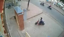 Giật túi xách bất thành, kẻ gian bình thản rời đi như không