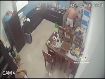 Công an bắt quả tang người chồng vũ phu đánh vợ