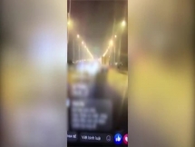 Nữ tài xế livestream đòi tông bất cứ ai cản đường